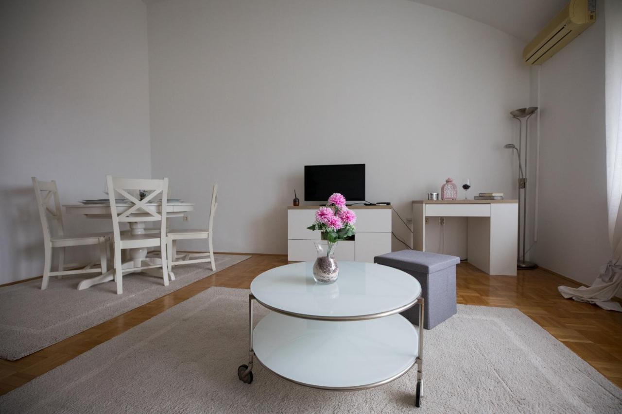 Apartman Ana Apartamento Osijek Exterior foto